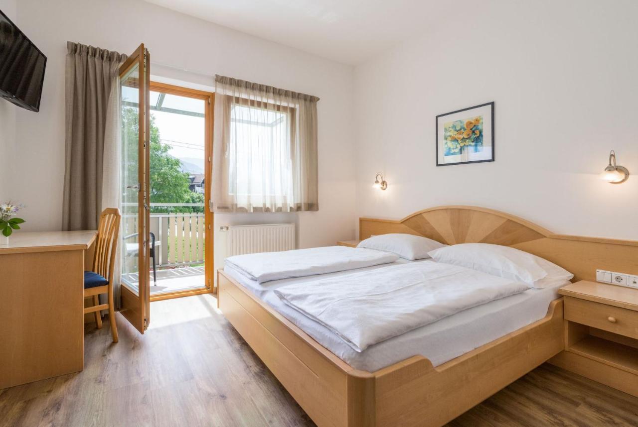 Garni Schorneck Bed & Breakfast Brunico Luaran gambar