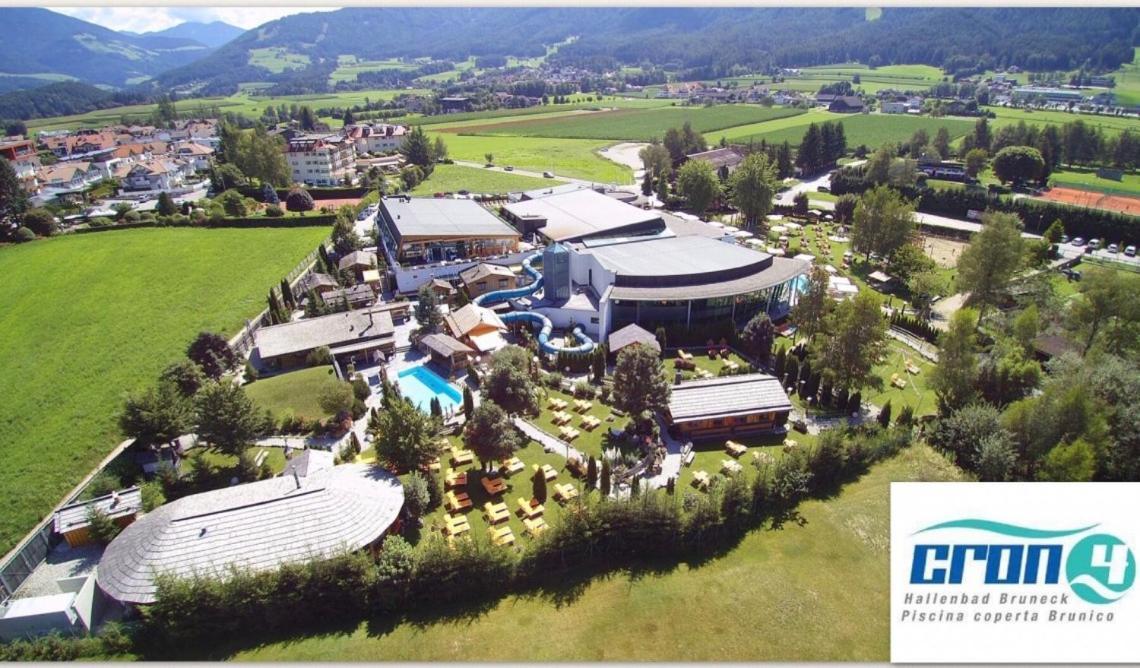 Garni Schorneck Bed & Breakfast Brunico Luaran gambar