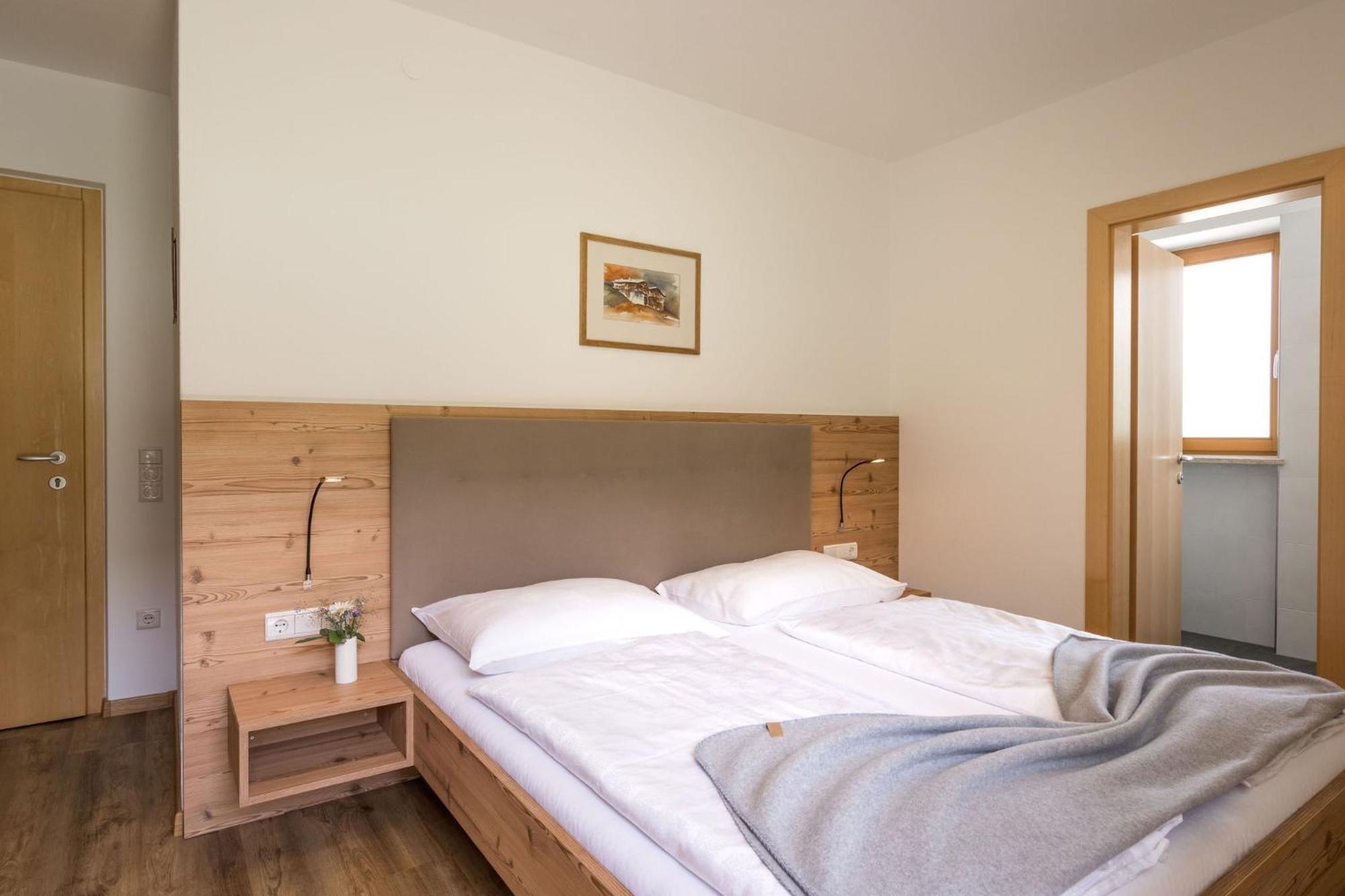 Garni Schorneck Bed & Breakfast Brunico Luaran gambar