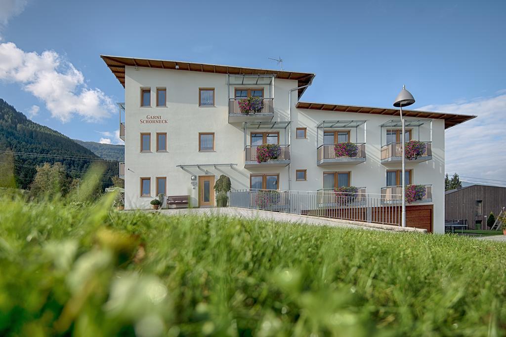 Garni Schorneck Bed & Breakfast Brunico Luaran gambar